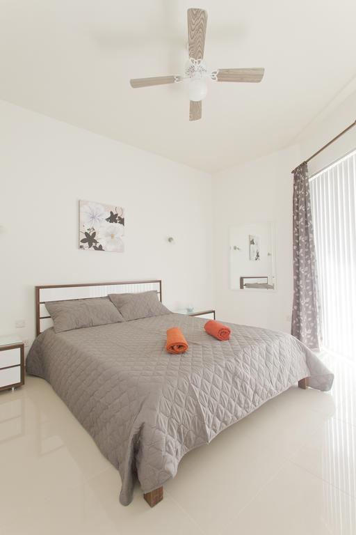 Waterside Apartments Marsalforn Ruang foto