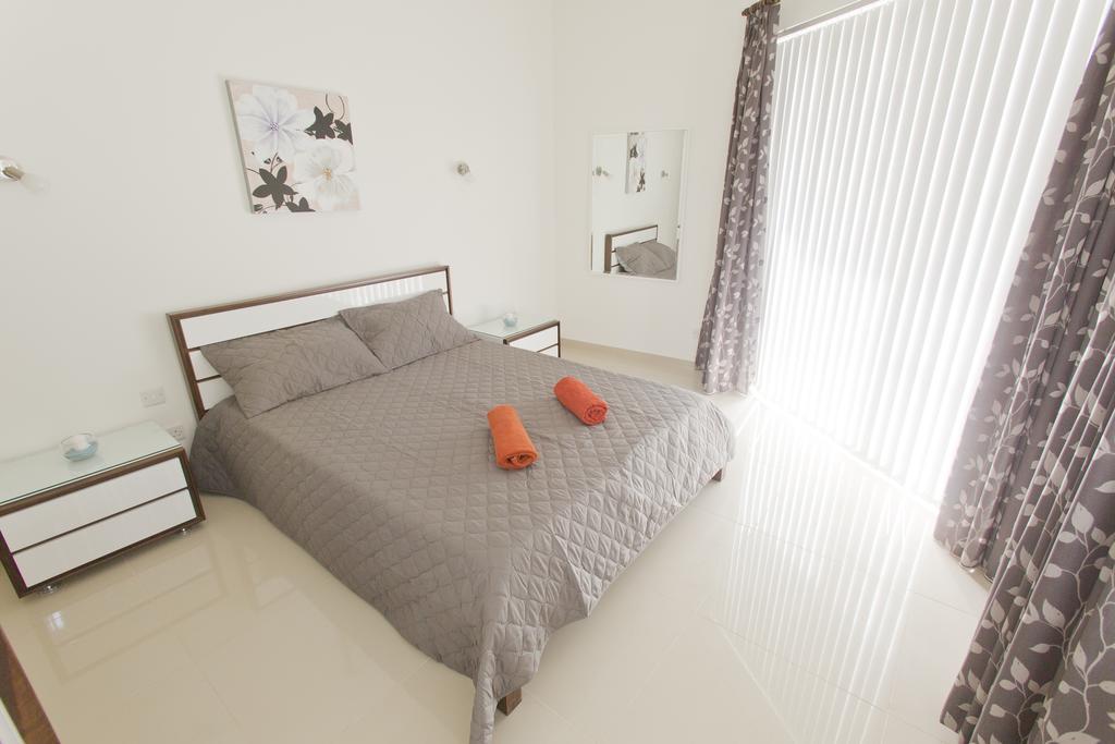 Waterside Apartments Marsalforn Ruang foto
